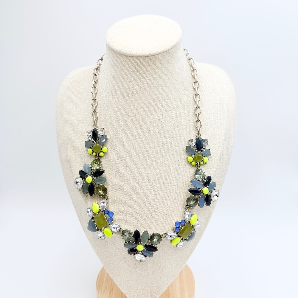 Stella & Dot Elodie Silvertone Floral Statement Necklace Rhinestone - Picture 3 of 10